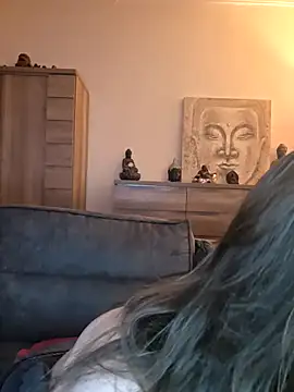 cristalines online show from February 21, 6:30 pm