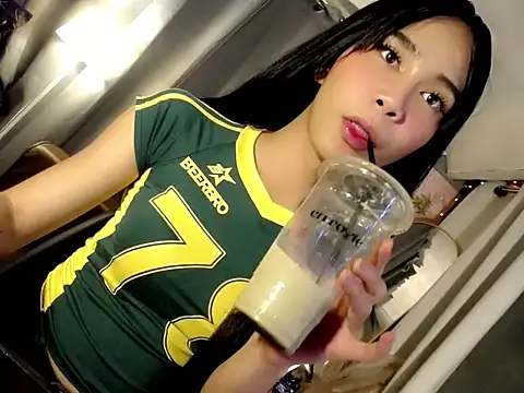 Sluty Nicaxxx online show from June 25, 7:04 pm