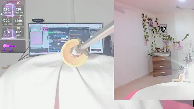 sofi velez online show from December 4, 5:03 pm