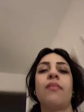 Prettylilgirll online show from April 7, 10:56 pm