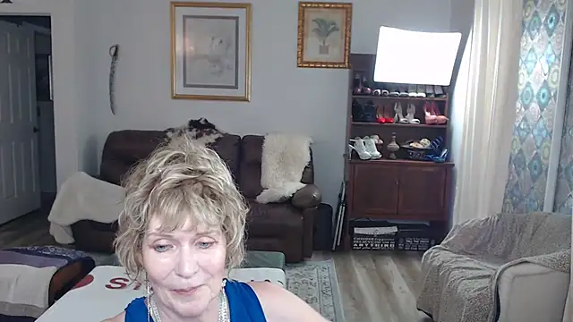 Snapshot of SindeeDix chatting on September 18, 3:32 pm SindeeDix online show from September 18, 3:32 pm