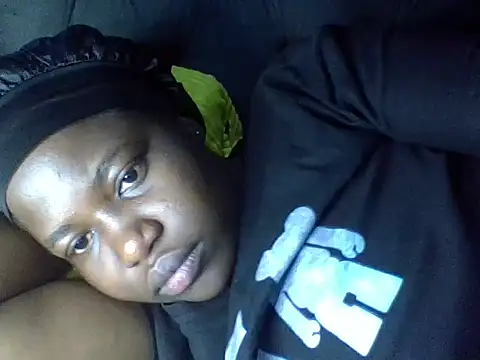 Snapshot of cute-marianna chatting on October 13, 4:04 am cute-marianna online show from October 13, 4:04 am