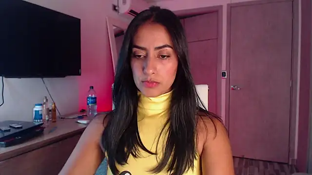 Snapshot of Brown_skin11 chatting on October 5, 11:21 pm Brown skin11 online show from October 5, 11:21 pm