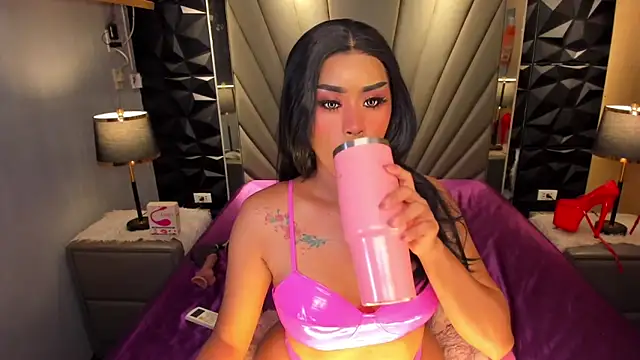 QuiinMollyXxX online show from November 15, 9:32 am