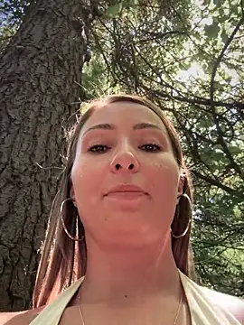 LetsFunKARINA online show from July 31, 7:31 am