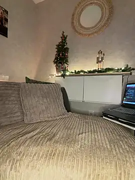 KikiVega online show from December 21, 2:43 pm