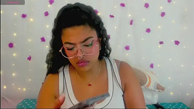 Snapshot of moana_taylor chatting on September 27, 11:50 am moana taylor online show from September 27, 11:50 am