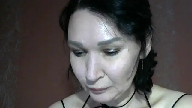 PrettyAndWild online show from June 19, 3:04 pm