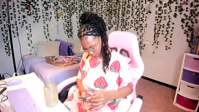 violeta milleer online show from October 10, 4:45 pm