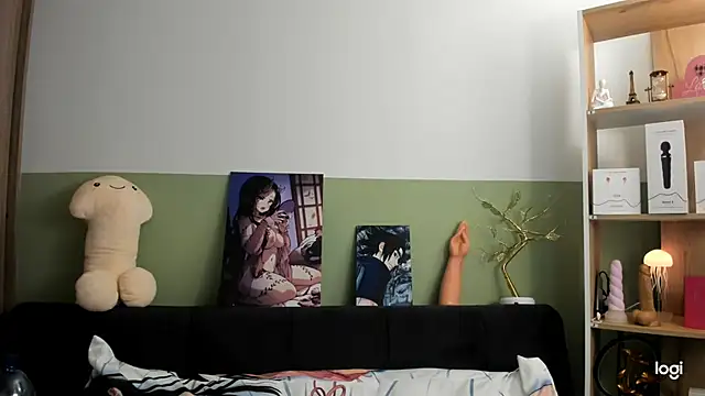 lilly sweett online show from December 1, 11:40 pm