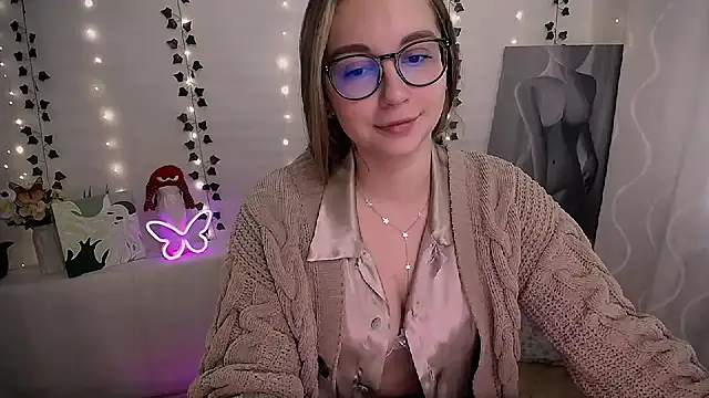 Snapshot of SweetPrincess_ chatting on October 4, 7:25 am SweetPrincess online show from October 4, 7:25 am