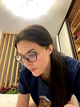 little belucci online show from October 22, 3:28 pm