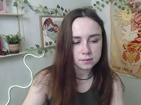 VeryVeryVeryShy  online show from April 13, 5:42 am