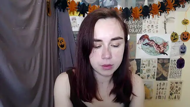 VeryVeryVeryShy  online show from October 14, 5:43 am