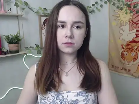 VeryVeryVeryShy  online show from April 17, 5:42 am