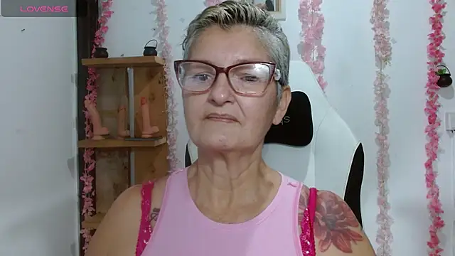 bety-cum2 online show from August 7, 1:07 pm