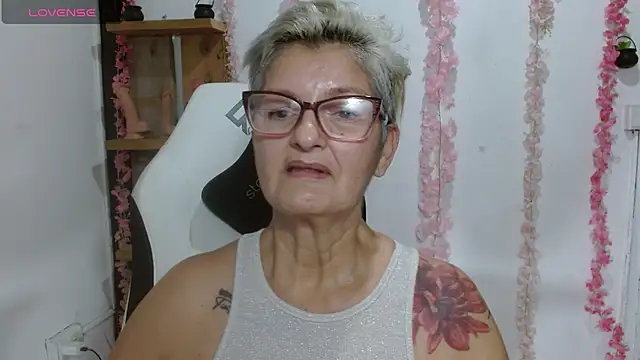 bety-cum2 online show from August 10, 1:53 am