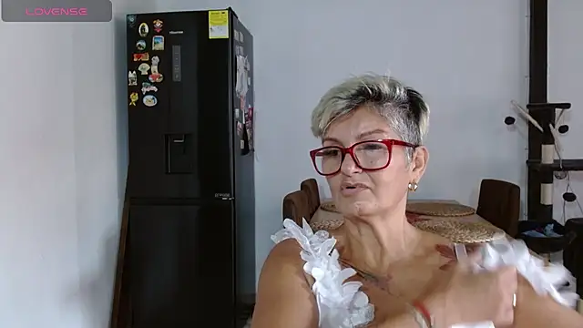 bety-cum2 online show from June 15, 1:22 pm