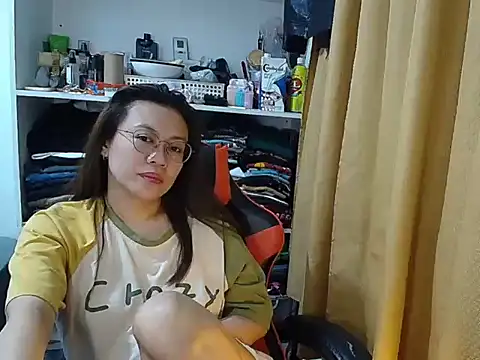 crizzybel online show from February 15, 7:51 am