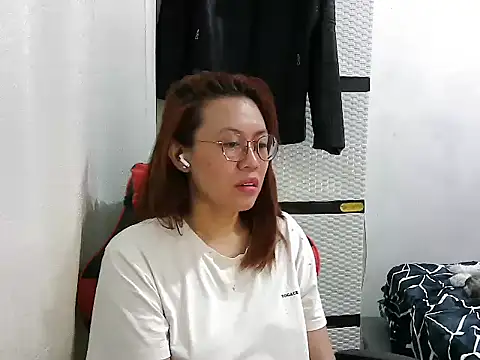 crizzybel online show from September 10, 7:36 pm