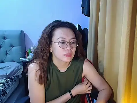 crizzybel online show from June 5, 8:04 pm