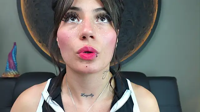 miss sharlotte18 online show from October 23, 6:14 pm