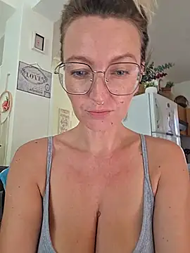 MissMialicious online show from July 25, 7:26 am