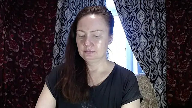 EmilyDoth online show from November 30, 7:01 am