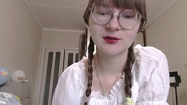 KiraGoldens online show from September 22, 6:34 am