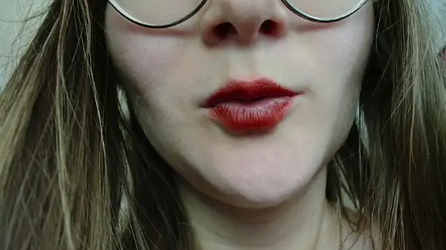 KiraGoldens online show from October 20, 8:17 am