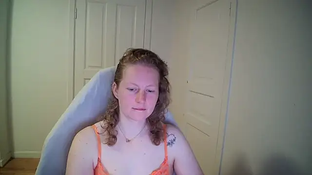 Girlnina-1995 online show from April 27, 6:21 am