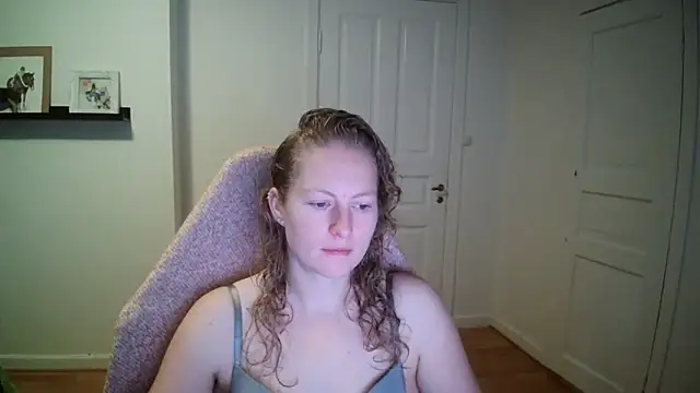 Girlnina-1995 online show from October 7, 7:13 am