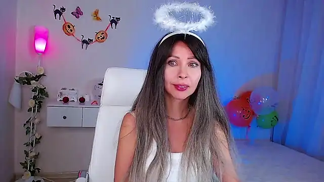 wendifoste online show from October 30, 8:10 pm