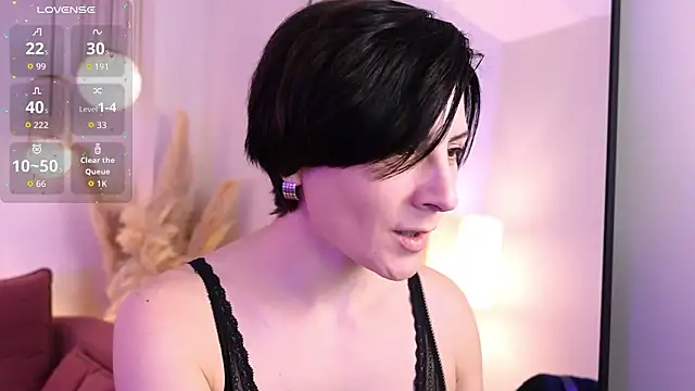 LorenDaze online show from February 6, 8:29 am