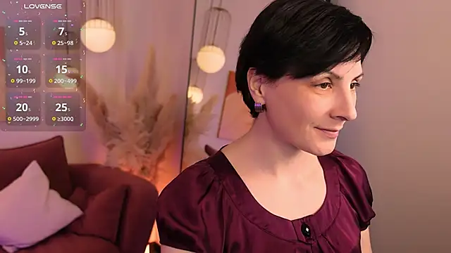 LorenDaze online show from April 17, 2:19 pm