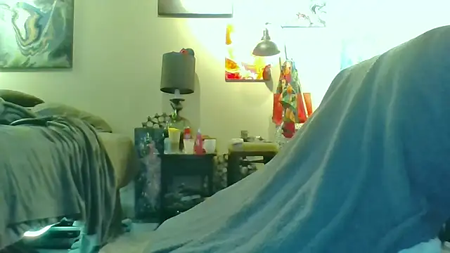 eatmeplease44 online show from November 10, 9:21 pm