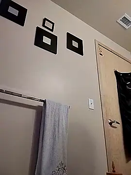 eatmeplease44 online show from February 16, 7:03 pm