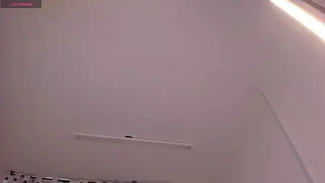 whitneyhot online show from December 17, 1:59 pm