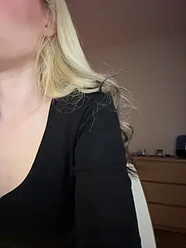 xDinnax online show from May 15, 2:20 pm