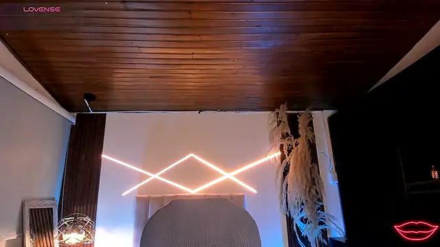 Veronicalanx1 online show from February 10, 11:46 am