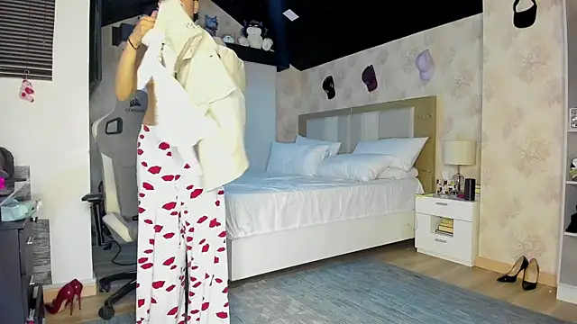 stefializon online show from November 1, 1:54 am