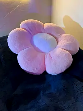 ladamoon online show from October 21, 4:00 pm