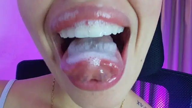 lisbet21x online show from July 29, 9:15 pm