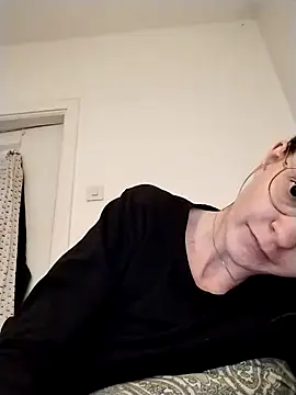 Snapshot of jannis1992 chatting on September 9, 1:33 pm jannis1992 online show from September 9, 1:33 pm