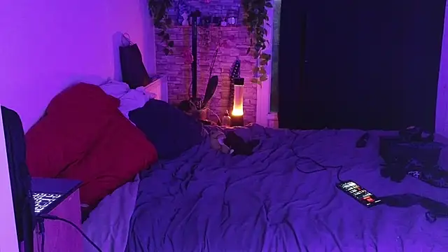 Moxxxie online show from December 16, 4:35 pm