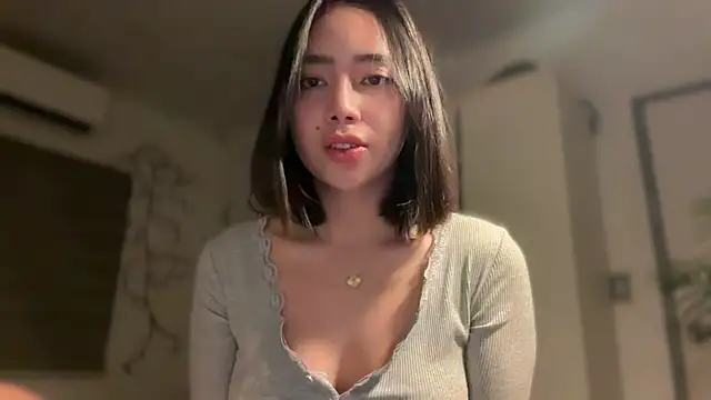 GenesisCastillano online show from January 19, 10:11 am