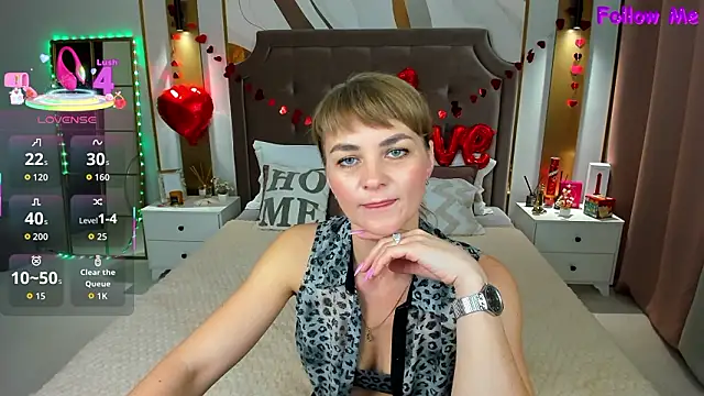 annasimonsj online show from February 11, 12:58 am