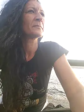 Snapshot of Luna-77 chatting on September 14, 4:27 pm Luna-77 online show from September 14, 4:27 pm