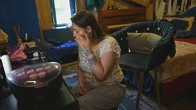 VanessaDoyle online show from June 3, 9:32 am