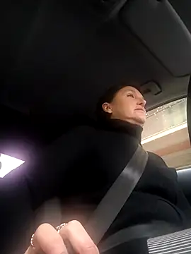 -Mia-   online show from November 17, 7:09 am